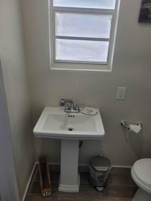 Sunshine Apartment Tampa Luaran gambar