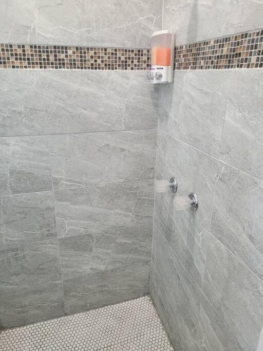 Sunshine Apartment Tampa Luaran gambar